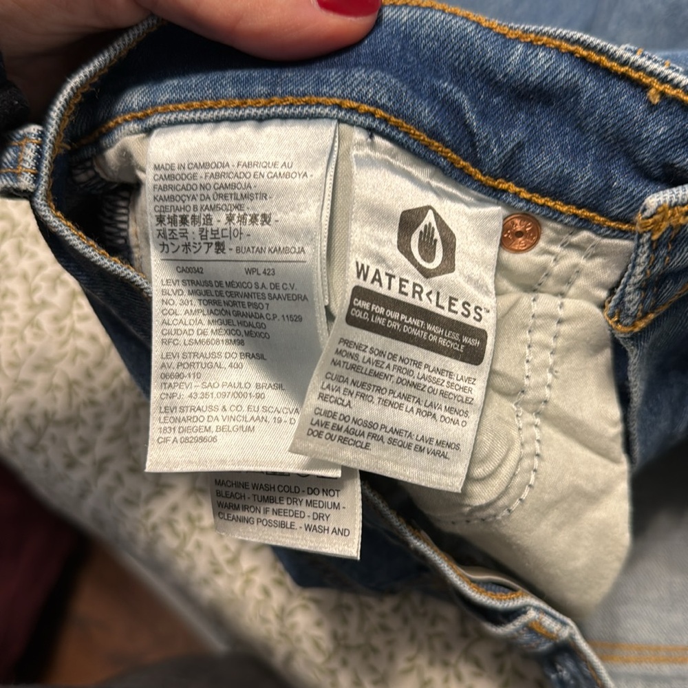Levi’s Wedgie Icon Fit High Waist Straight Leg Jeans - Picture 9 of 10